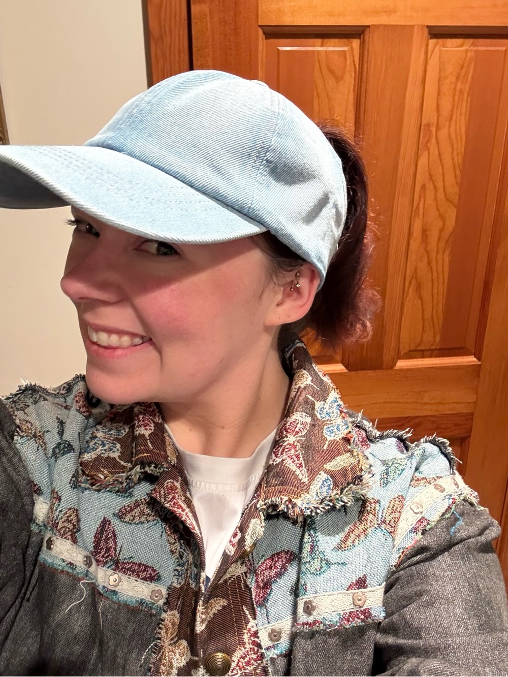 ❤️Buy Now Price❤️ Denim Ponytail Baseball Cap, Backless Messy Bun Hat - Choose 1 - Picture 12 of 16